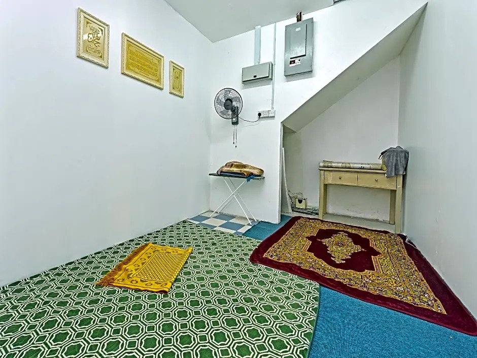 OYO 90585 D Pearl Hotel