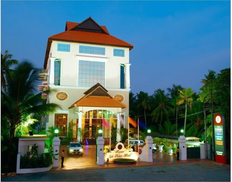 Regant Lake Palace Hotel