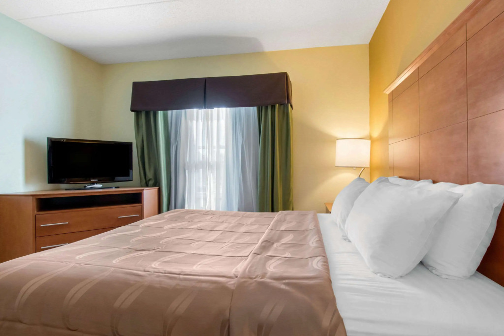 University Hotel & Suites Shippensburg, Trademark by Wyndham