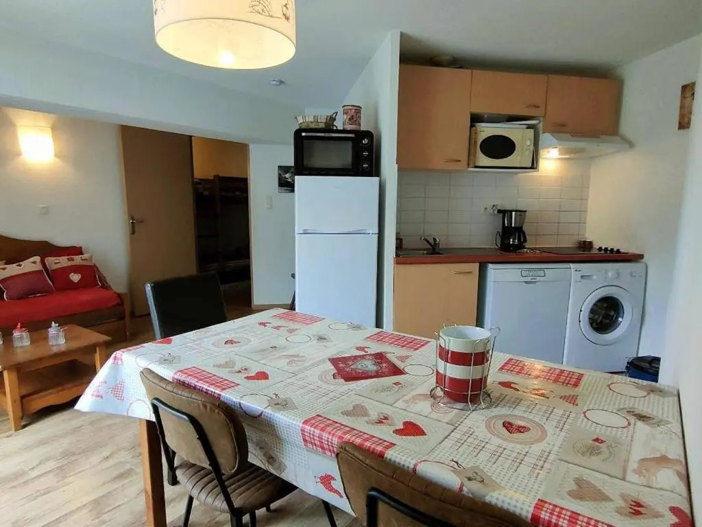 Appartement Cauterets, 1 pièce, 6 personnes - FR-1-234-182