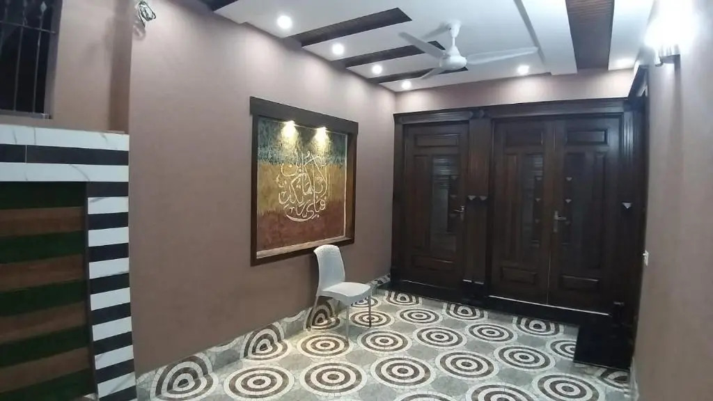 Family Rooms in Johar Town