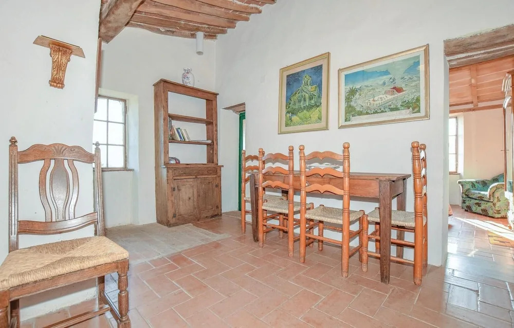 Casa Pereti