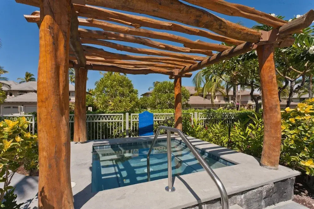 Ground Floor - Gorgeous View of Mauna Kea - Concierge - Nearby Beach - Vrkcv