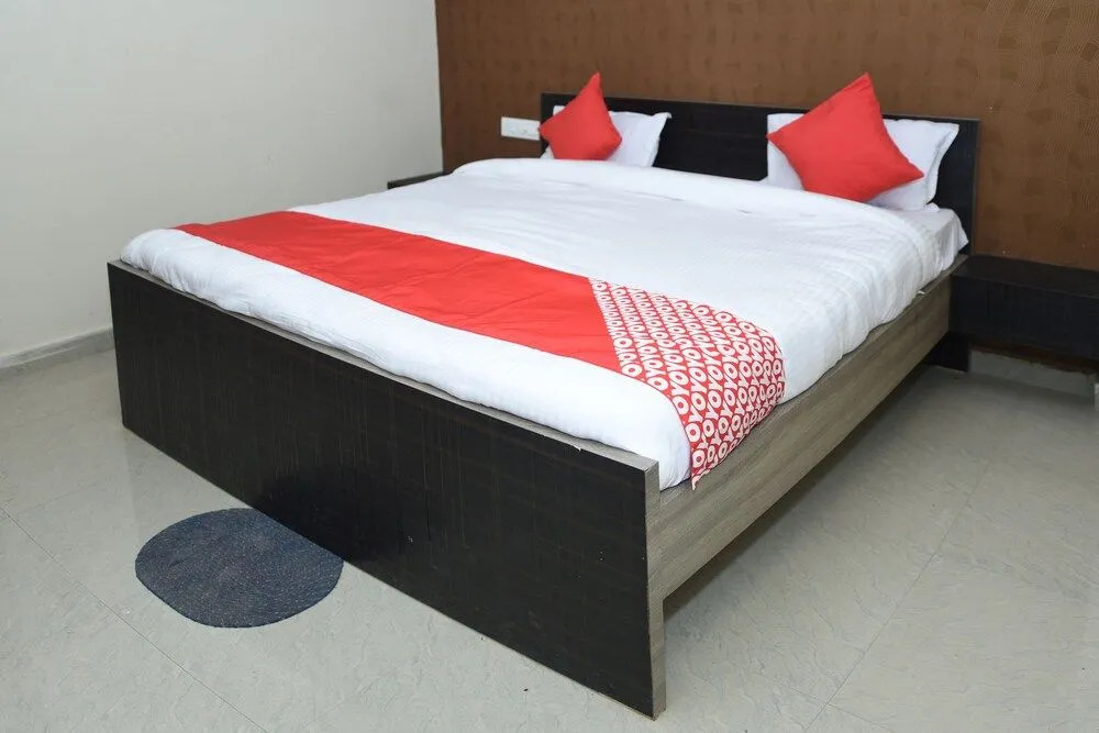 Oyo 23218 Hotel Laxmi Vridhi