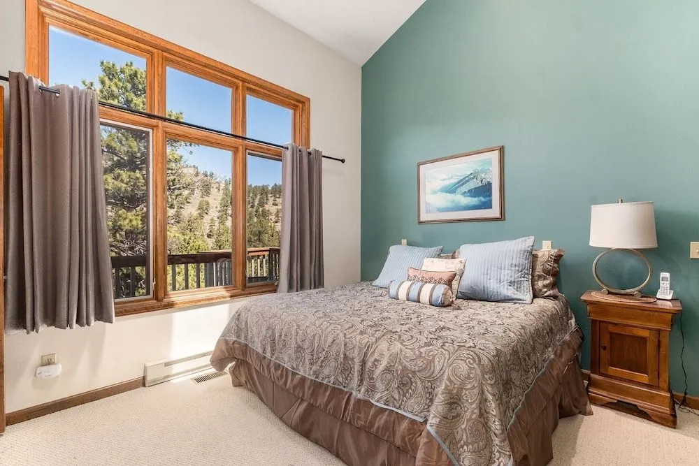 Cascade -- Ev #6148 6 Bedroom Townhouse by RedAwning