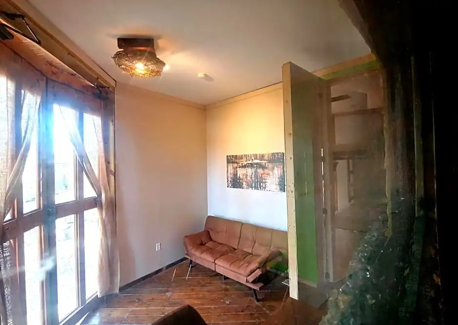 Lost River Hostel