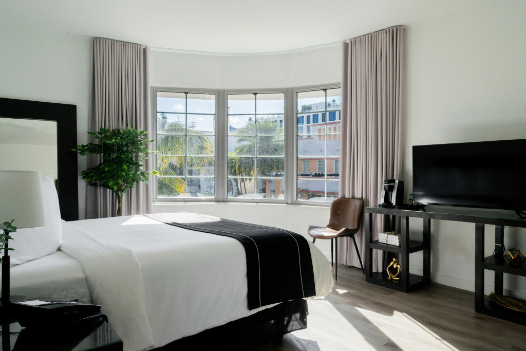 Essex House Hotel