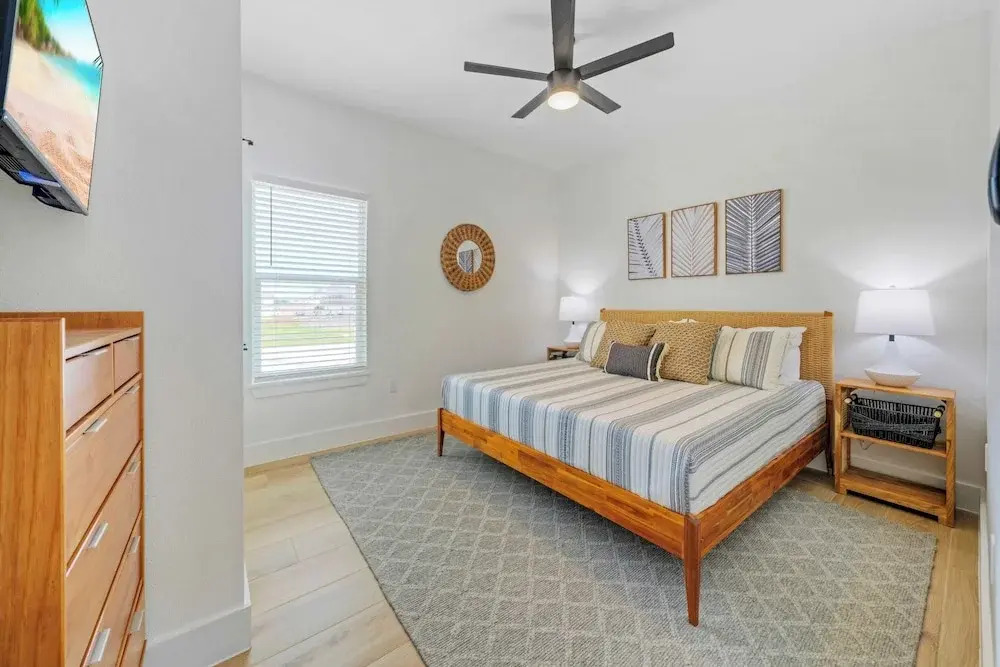 Sleeps 24 2 Homes, Priv Pool, Swing Bar, Patio Lounge Near Nature Preserve