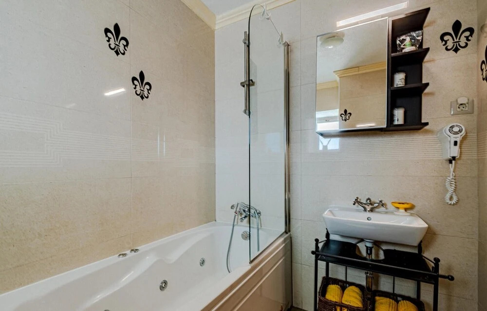 Two-Bedroom Holiday Home In Mokalo