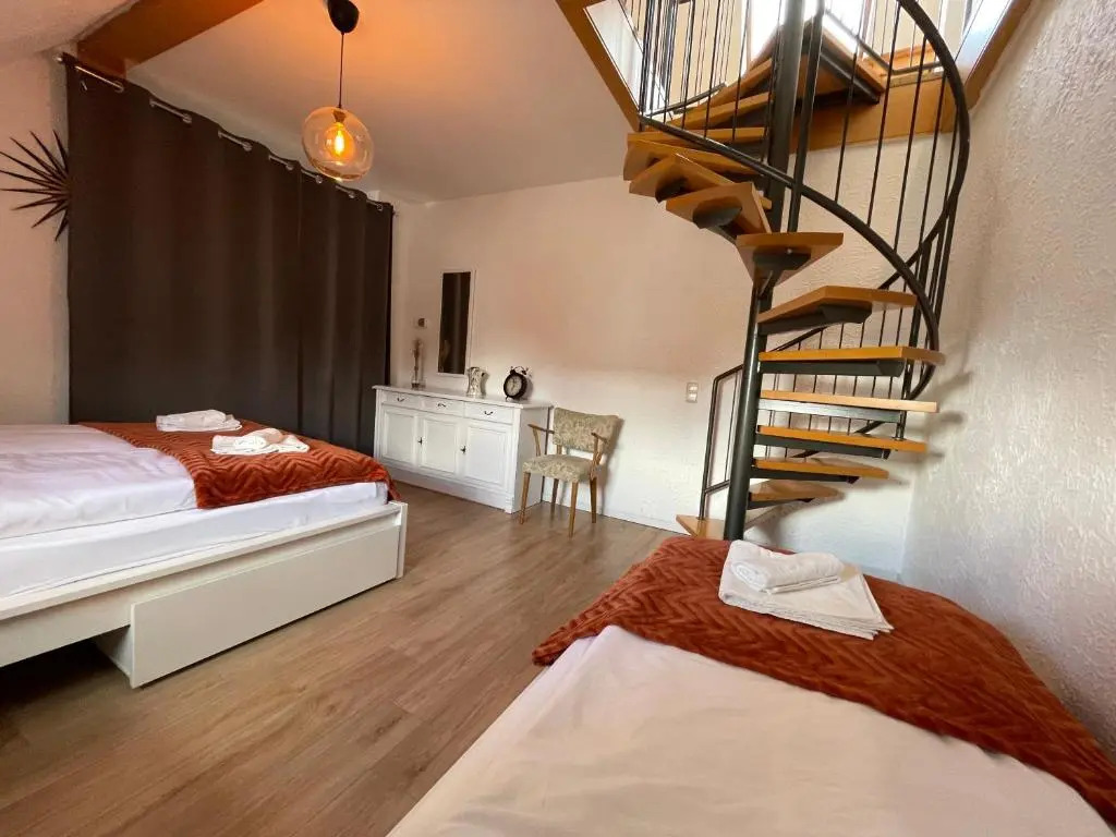 Suite Dilara by NINJA SPACES - 105QM Maisonette, Netflix, Garten, Parkplatz