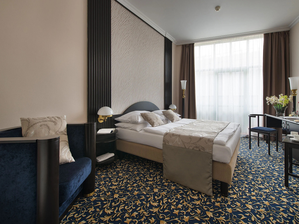 EA Hotel Royal Esprit