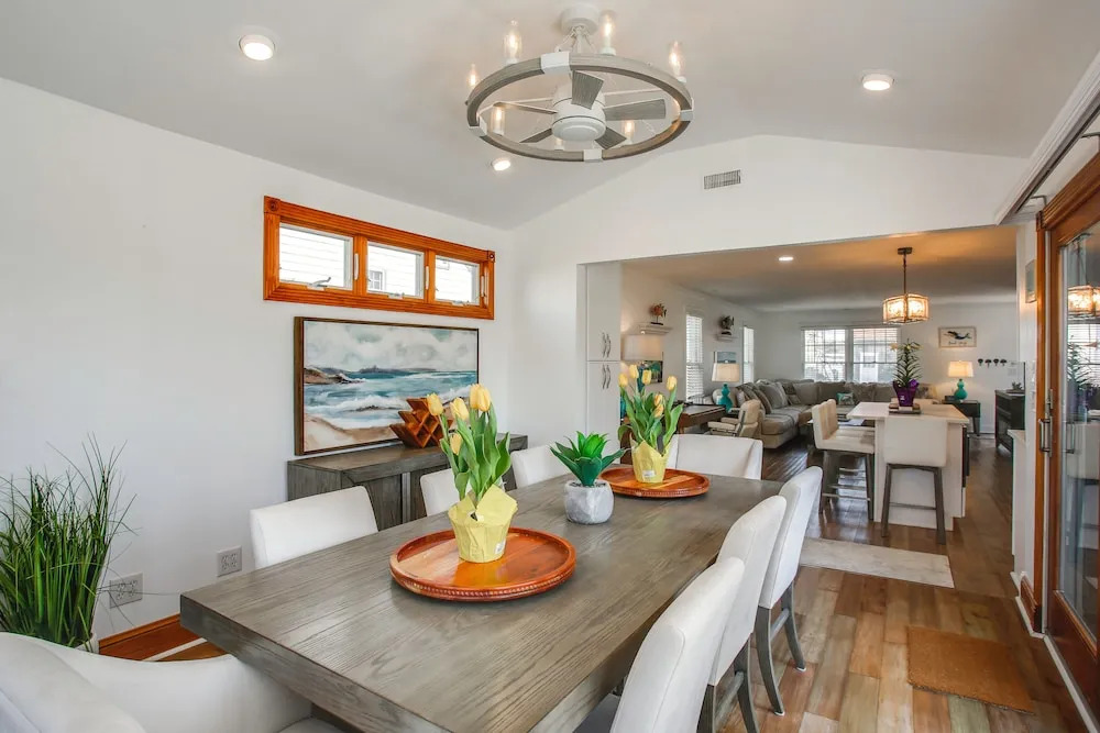 1 Mi to Pier: Spacious Home w/ Private Yard