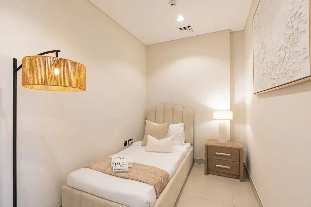 PVH -  1BR plus Single Bed - Golf Gate
