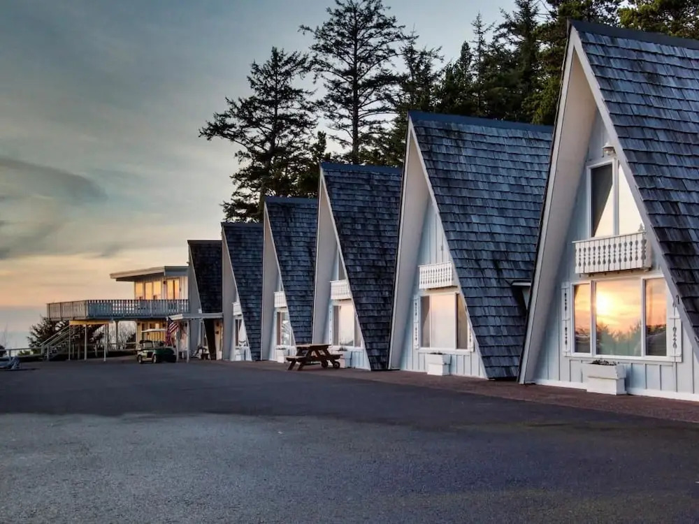 Alpine Chalet 6 Half Loft