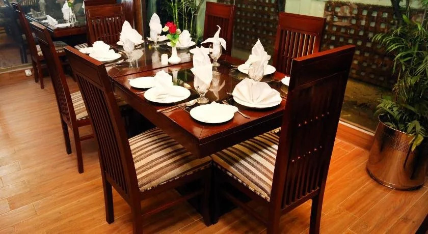Royal Elegance Hotel