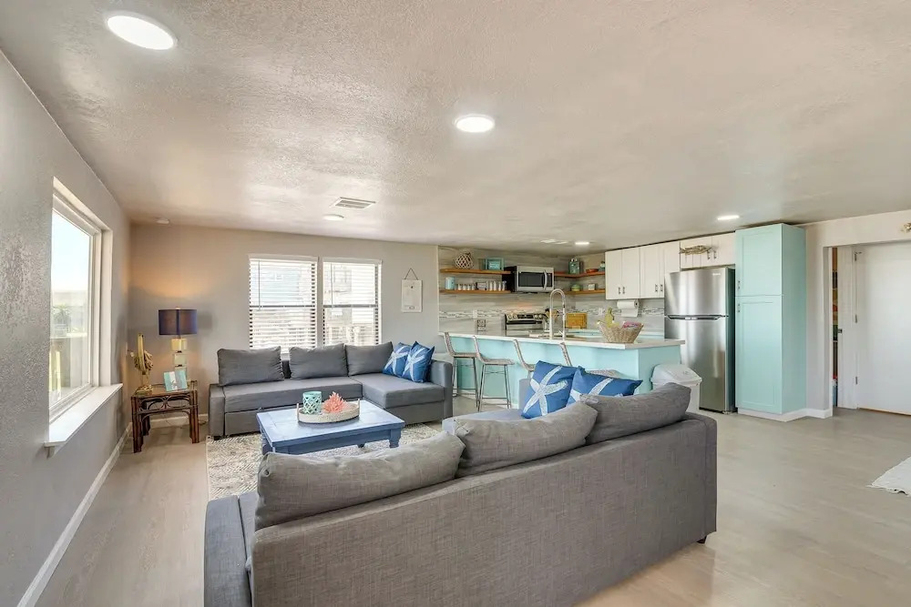 Oceanfront Deck: Surfside Beach Vacation Rental!