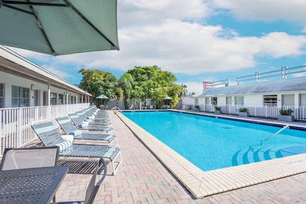 Days Inn Miami Airport North