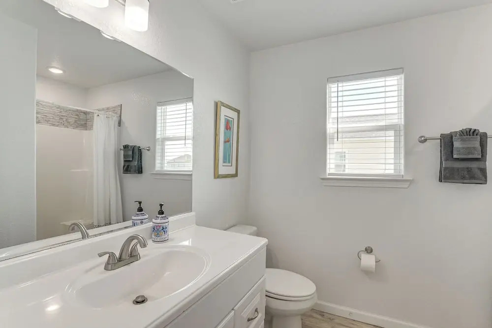 1 Min Walk to Beach: A Surfside Beach Favorite!