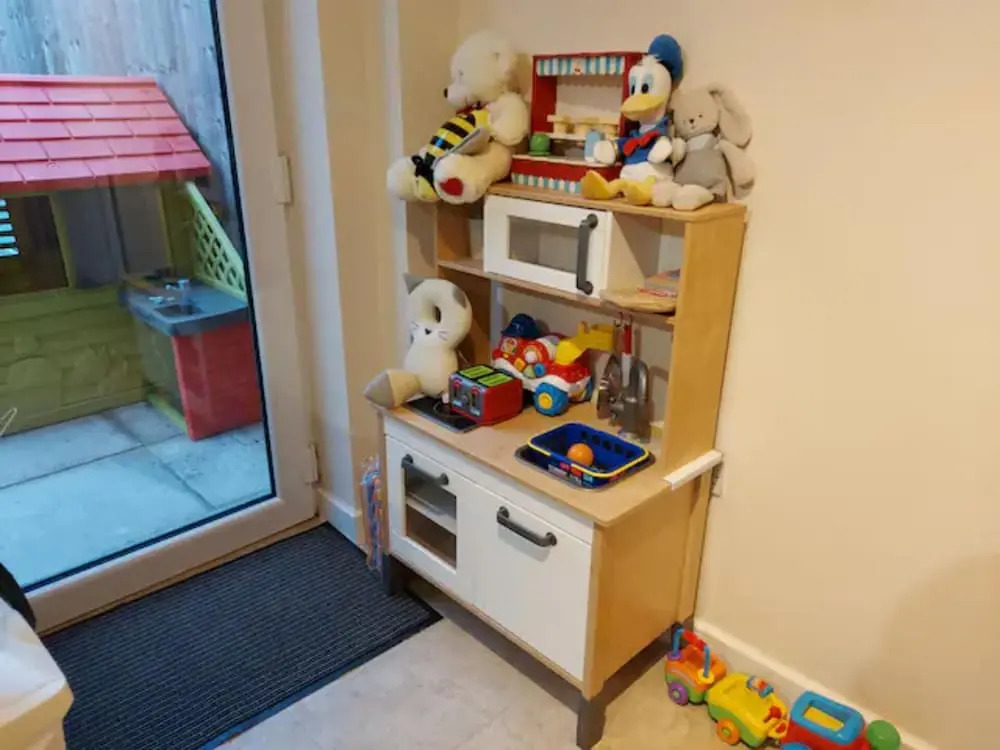 Entire 3 Bedroom House Manchester Free Parking