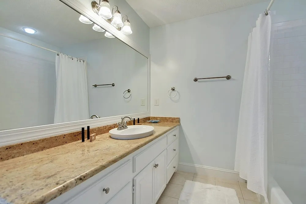 Gated 5br W/ Private Pool - Beaches, Playground 5 Bedroom Home
