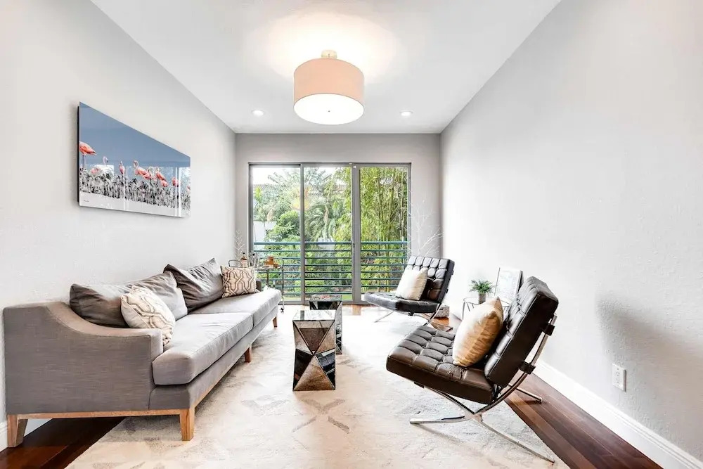 NEW 3-story Townhome With Pool Room Expansive Balcony Seconds Away From Las Olas