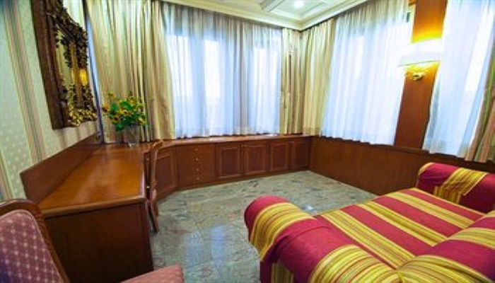 Dock(All Suites)