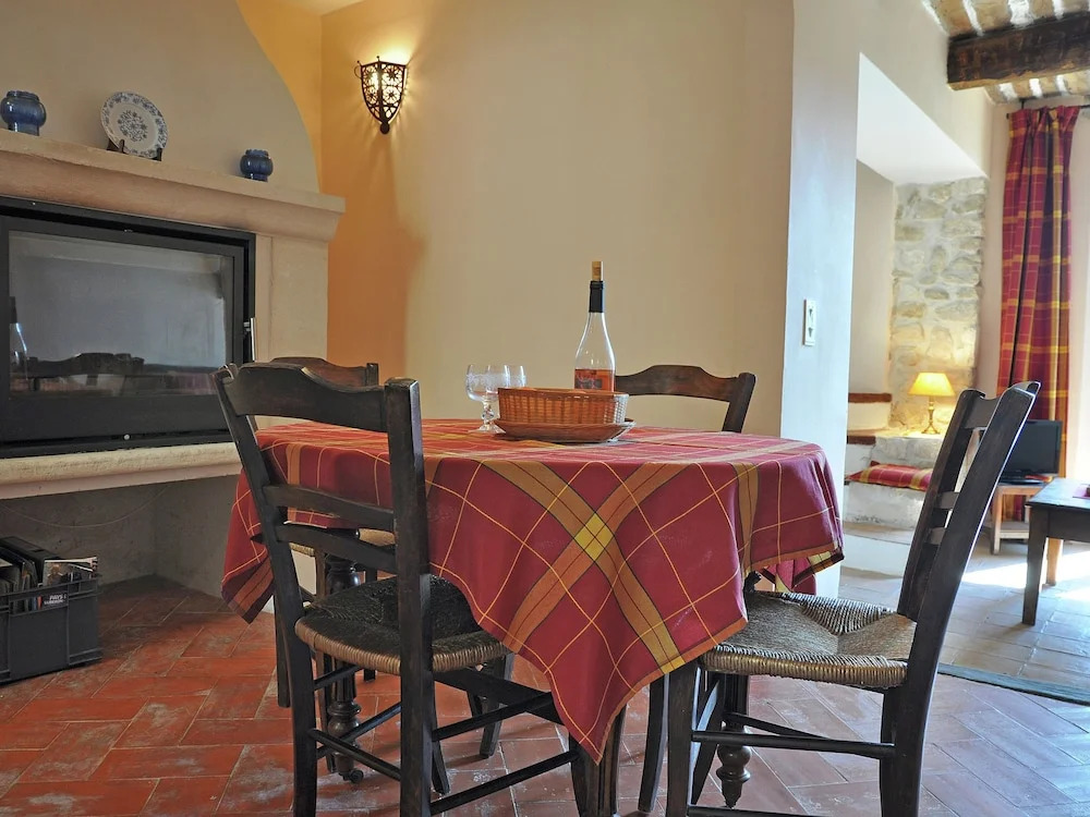 Village Home on the old Bonnieux Town Wall With Unprecedented Views