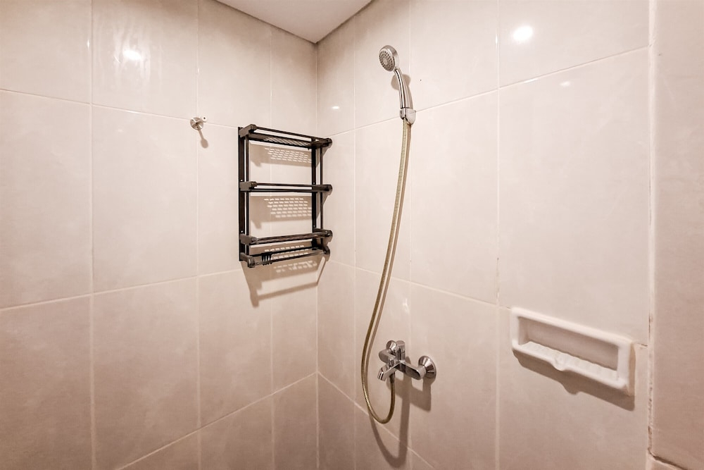 Luxury Studio at Serpong Garden Apartment By Travelio