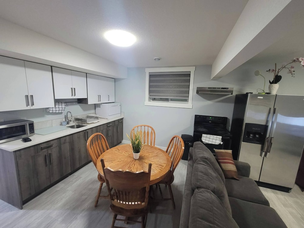 Luxurious Home Away From Home With AC
