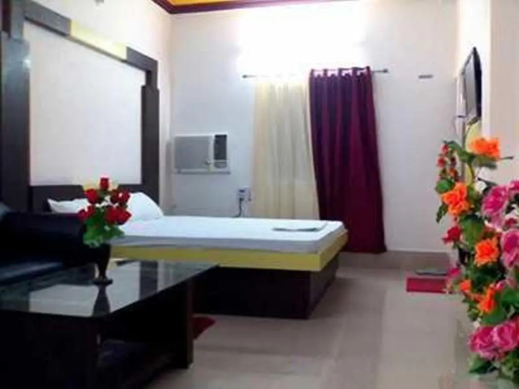 Maurya Royal