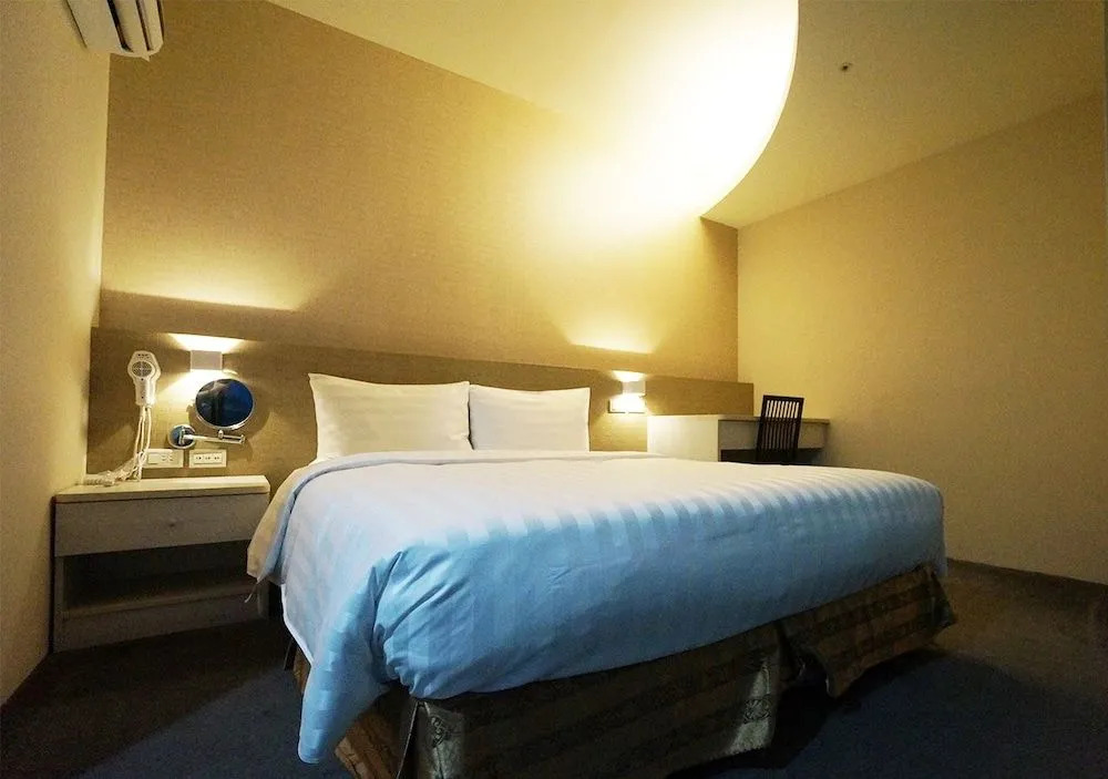 HI YES Hotel
