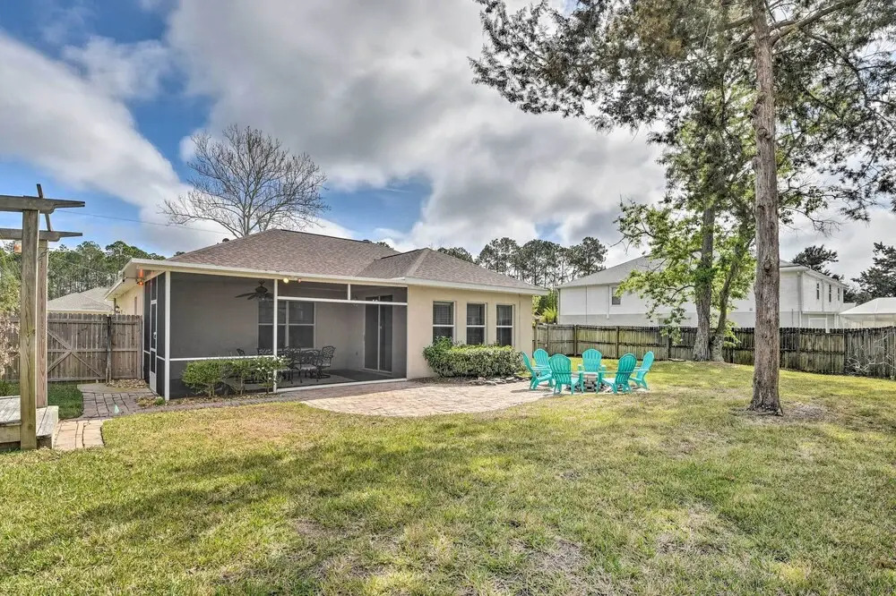 Pet-friendly Palm Coast Home w/ Pool Table & Patio