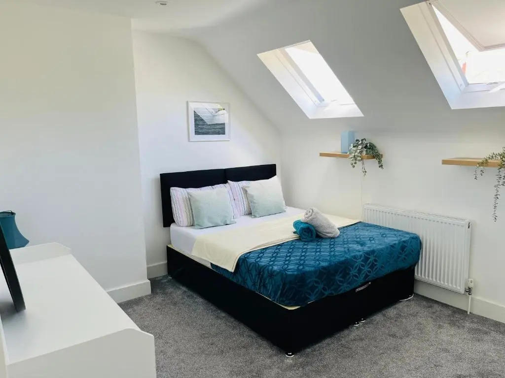 Modern Apartment, Castle View Rochester, England