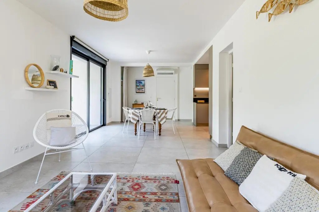 Le Clos - appartement Cassis, jardin 120m2, 2 places parking proche center et mer