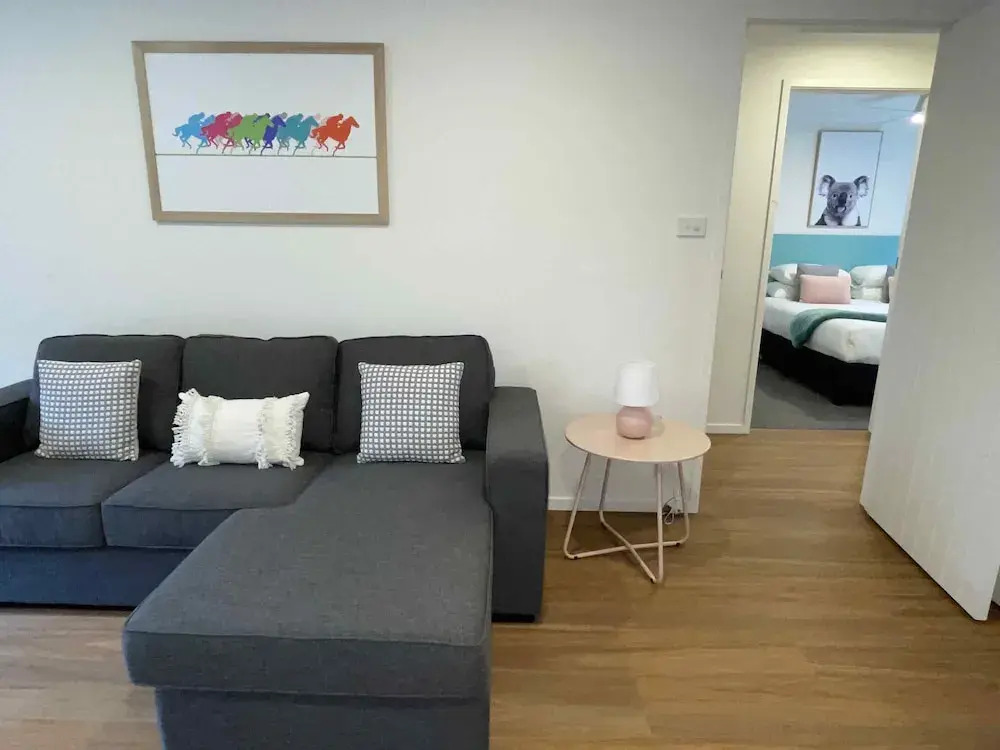 Botanic Racecourse Apartments