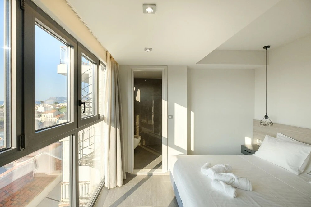 Sky-High Central Penthouse - 01