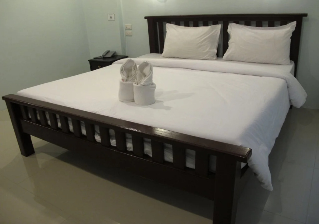 Koh Loi Hotel