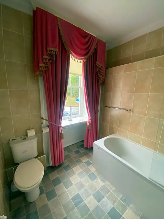 Parlors Hall Hotel