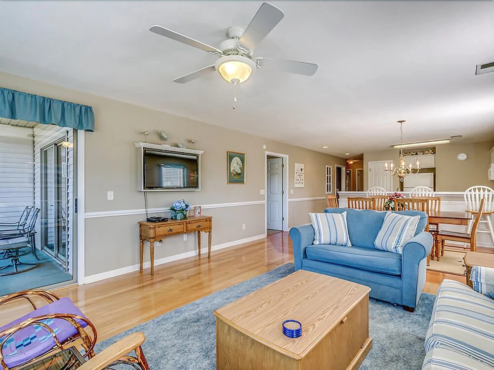 #57C True Blue - 3 Br condo by RedAwning
