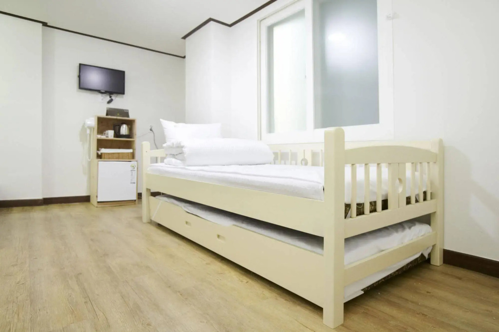 Shinchon Hongdae Guesthouse