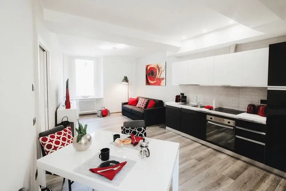 MyHomeInComo - Mc Julian Apartment