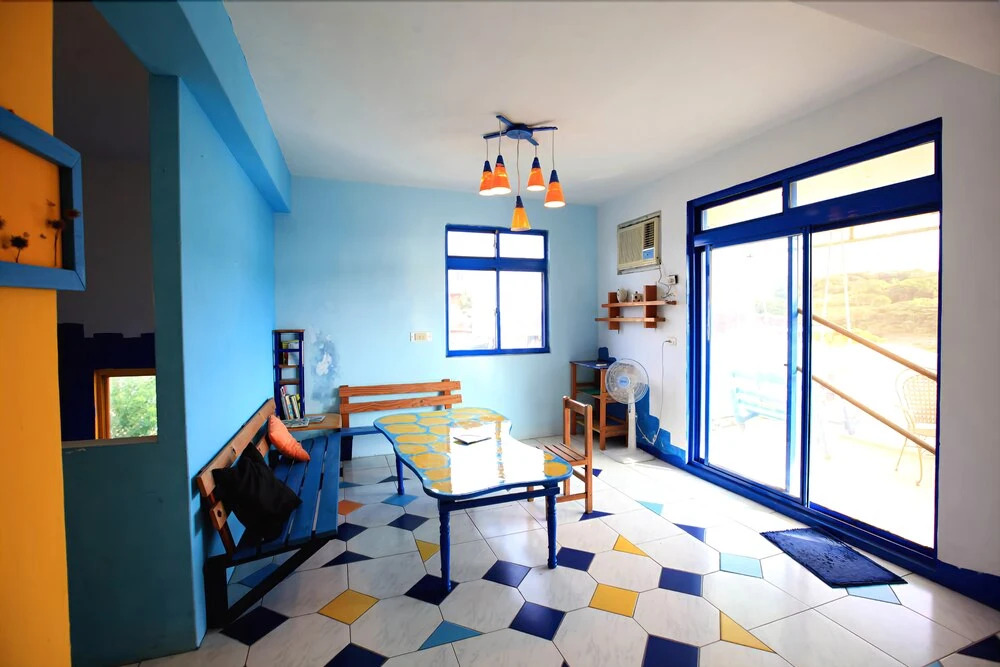 18 Kids House