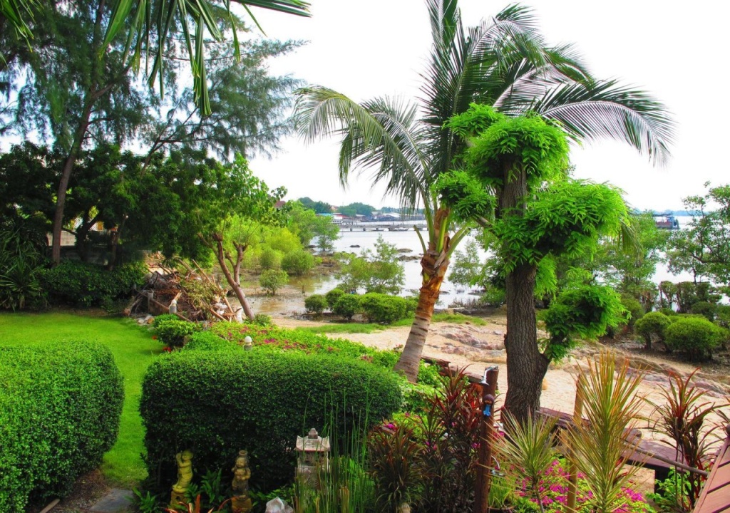 Tamarina Resort