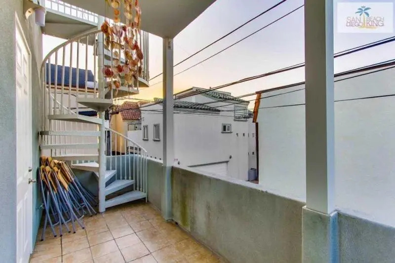 200-Surf Stars Penthouse