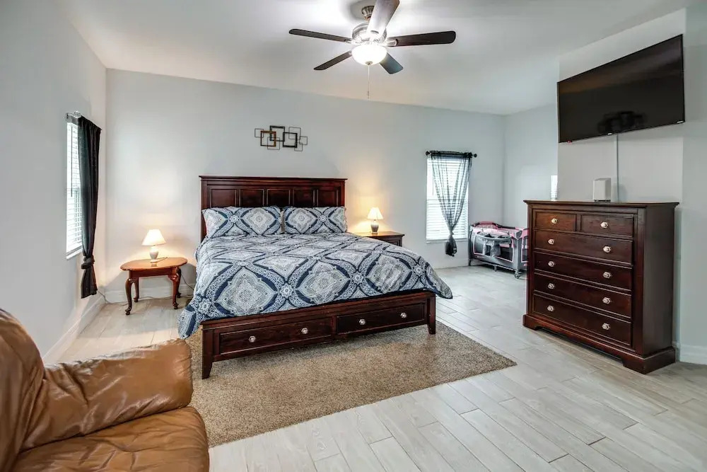 Lanai, Private Pool: Lehigh Acres Home