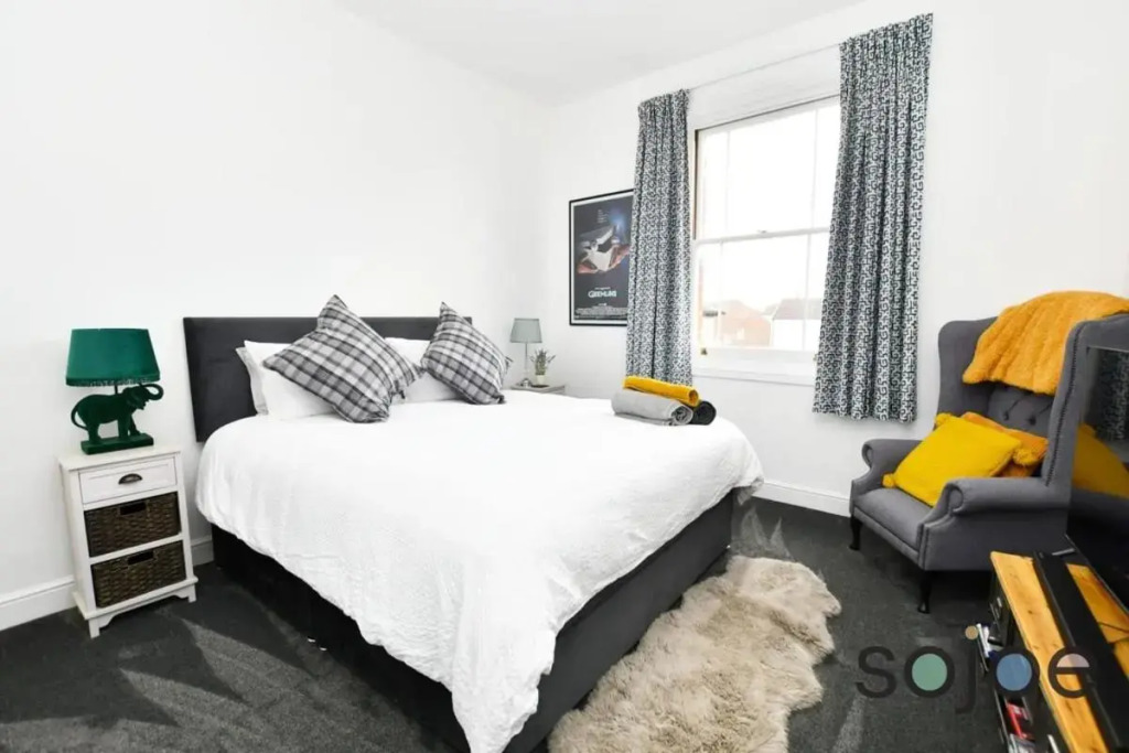 Stunning Victorian pub conversion apartment