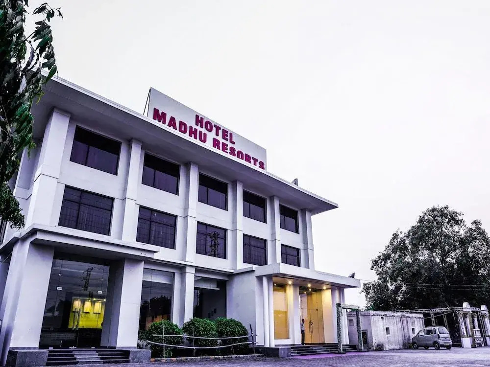 OYO 2611 Madhu Resorts