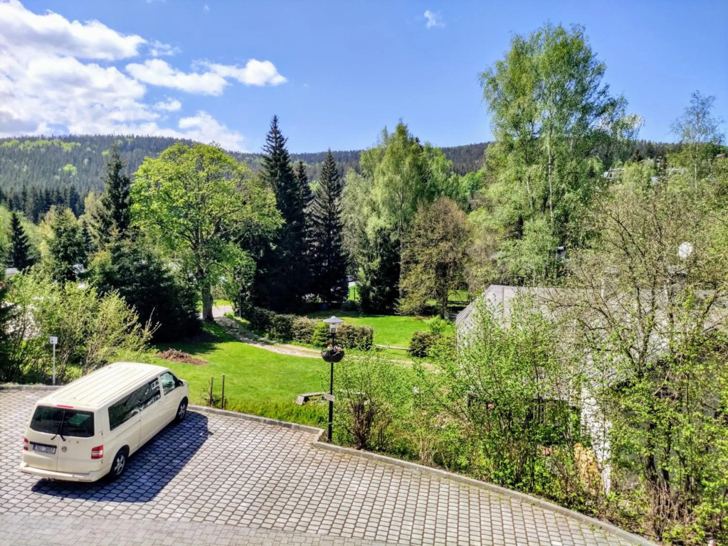 APARTMÁN RESIDENT HARRACHOV C308 Horský apartmán 2KK s velkou terasou a vlastním parkováním v garáži