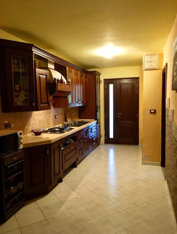House With 3 Bedrooms in Padula, With Wonderful Mountain View, Furnished Garden and Wifi Near the Beach