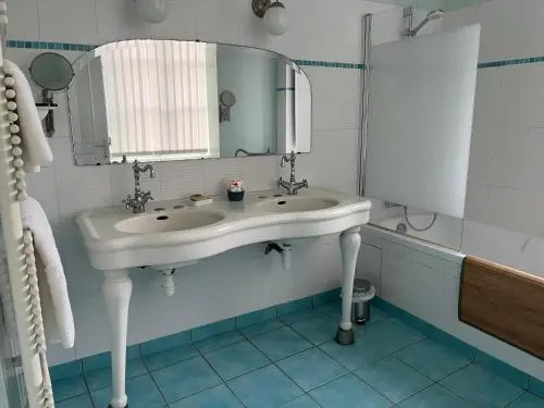 Mercier de Montigny - Les Chambres du Beffroi - SPA et Massage